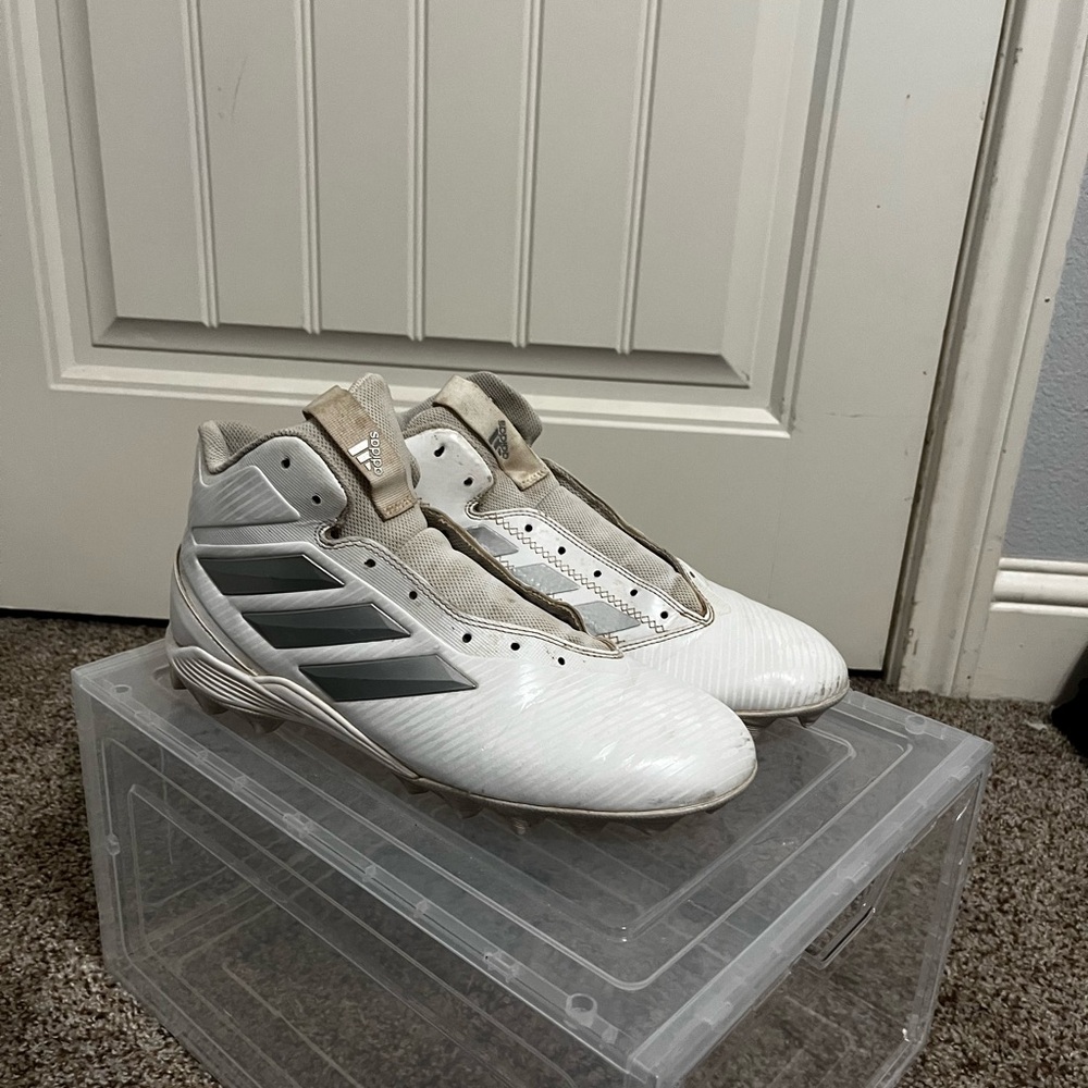 Adidas football cleats size 9.